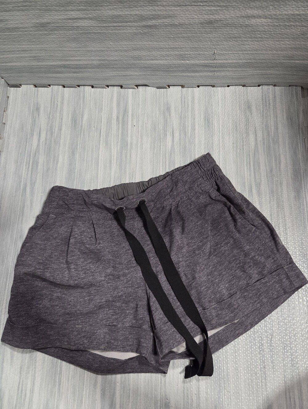LULULEMON Spring Break Away Grey Unlined Swift Ultra Performance Shorts Size 4